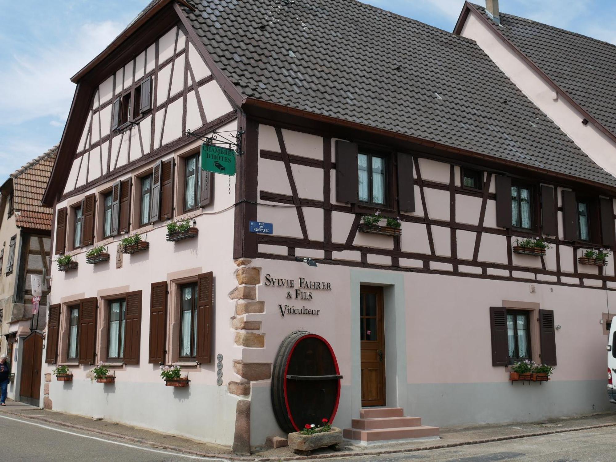 Les Suites - La Cour St Fulrad แซ็ง-อิปโปลีท ภายนอก รูปภาพ