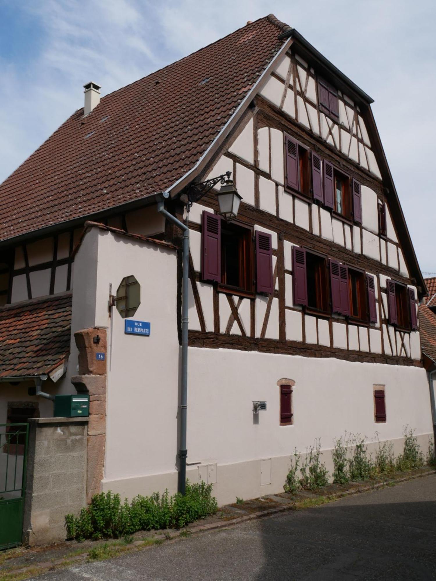 Les Suites - La Cour St Fulrad แซ็ง-อิปโปลีท ภายนอก รูปภาพ